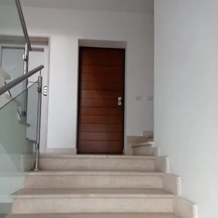 Apartament Little House *